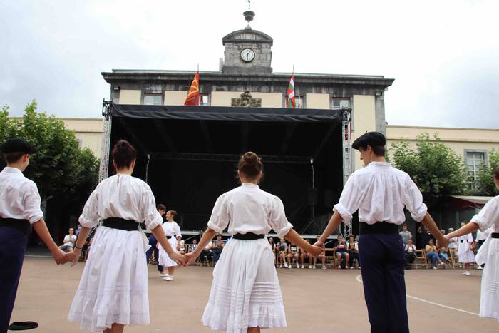 Soka dantza Santioak 2022 28 1658770615240