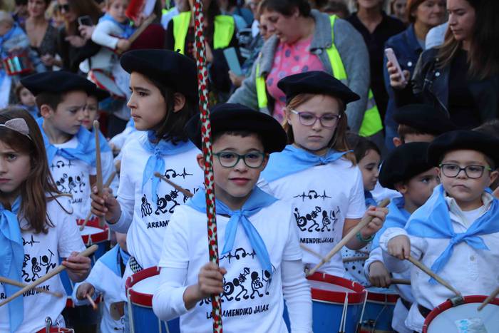 Danbor hotsek esnatu dute au 25 1572095563930