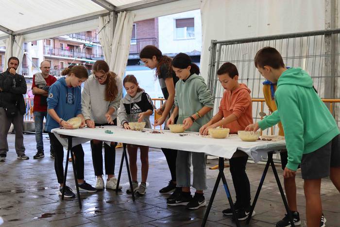 Eskuak zikinduz aritu dira s 23 1665306835660