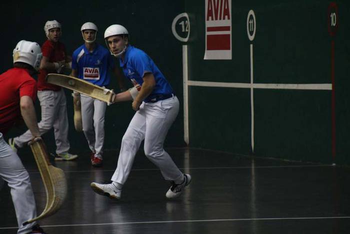 ZESTA PUNTA ELOLAREN OROIMEN 103 1512735838138