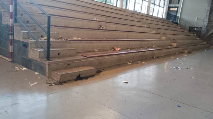 Frontoia itxi dute frontoia desegoki erabiltzen dutelako