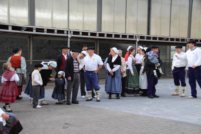 Auzolanaren fruitu, azoka 2 1541960479109