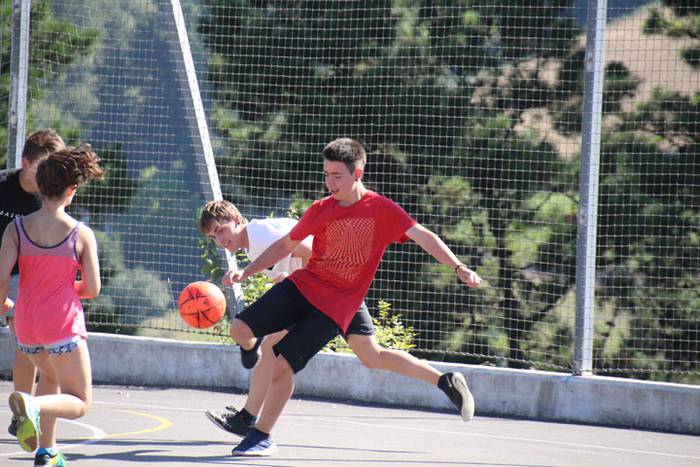 Haurrek hasi dute festa Orendainen 27 1471174760691