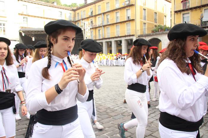 Lizarrez apaindutako kaleeta 82 1498311629298