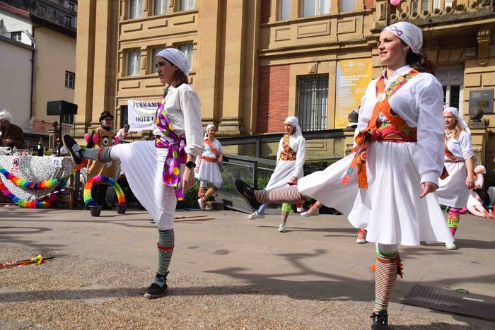 Zaldunita 2019. Karrozak eta 77 1551627223416