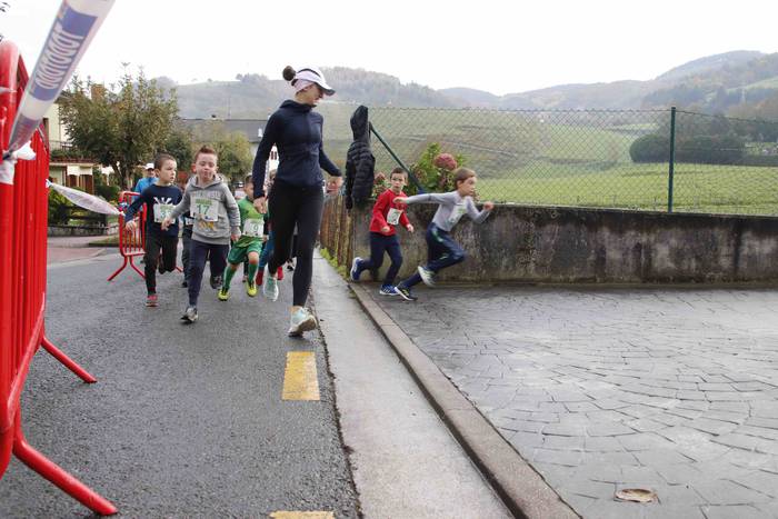 Ume krosa egin dute Amasako  9 1636802233782