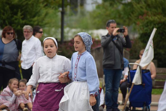 Ibarrako Dantzari Txiki Egun 75 1528548064424