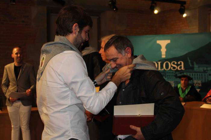 Babarrun Kofradia lau ohorez 13 1542471704322