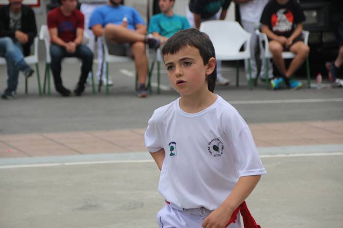 Puzgarriak, pilota eta karta 25 1501613802438