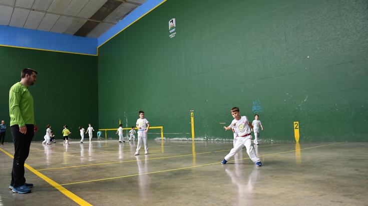 Hamargarren urtera iritsi da Ataria Pilota Topaketa