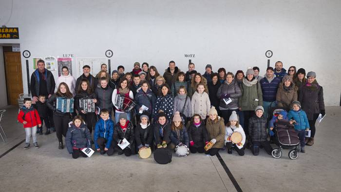 Euskaraz abestu, margotu, jo 39 1512313153435