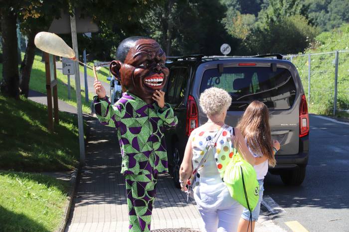 Txikiak buruhandiei ihesi ib 24 1566045835535