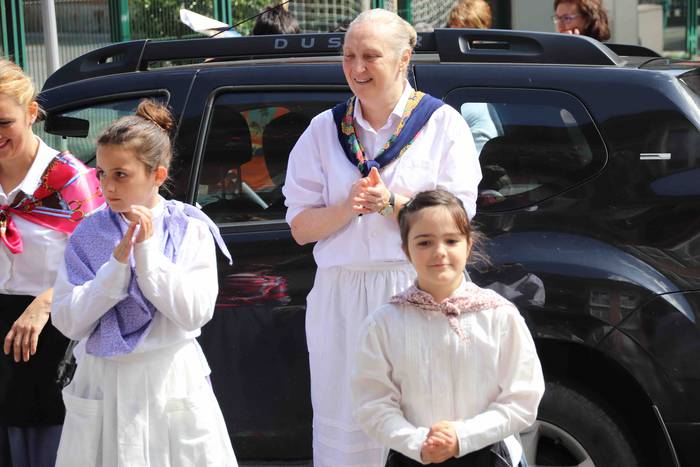 Dantzan ospatu dute Sutarrir 18 1557663345759