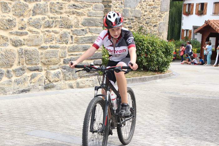 Maldan gora plazara heldu ar 16 1502801323943