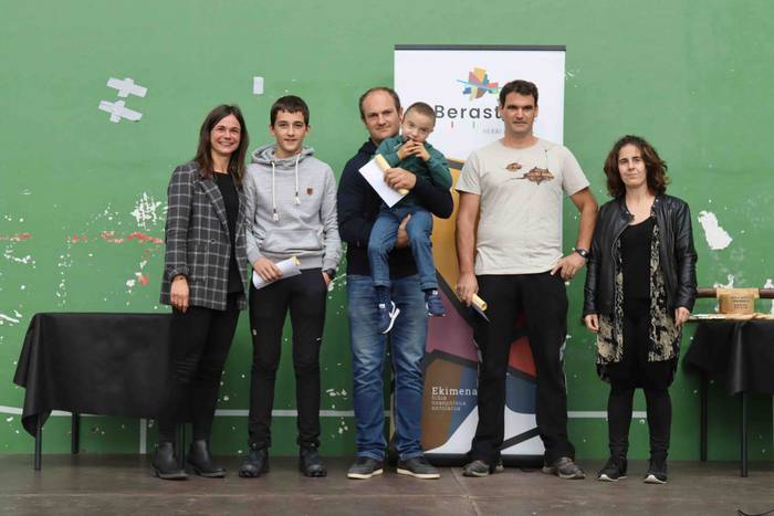 Sari guztiak banatu dituzte, 53 1667751738370