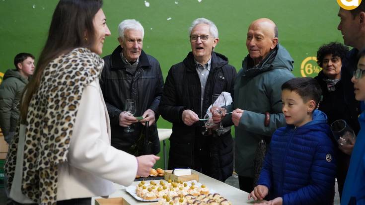 Giro ederra izan da Albizturko azokan