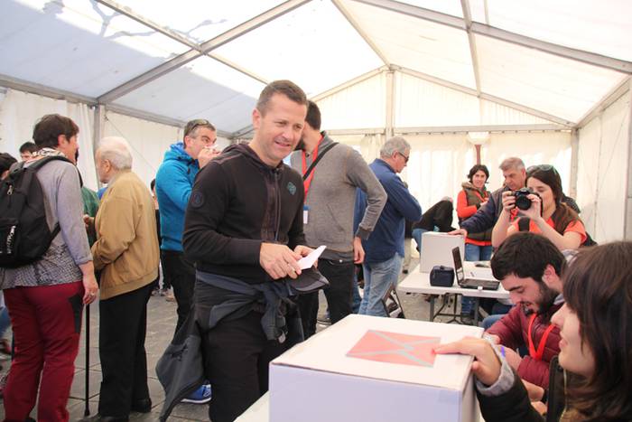 Aurpegi ezagunak bozka emate 9 1489931084530