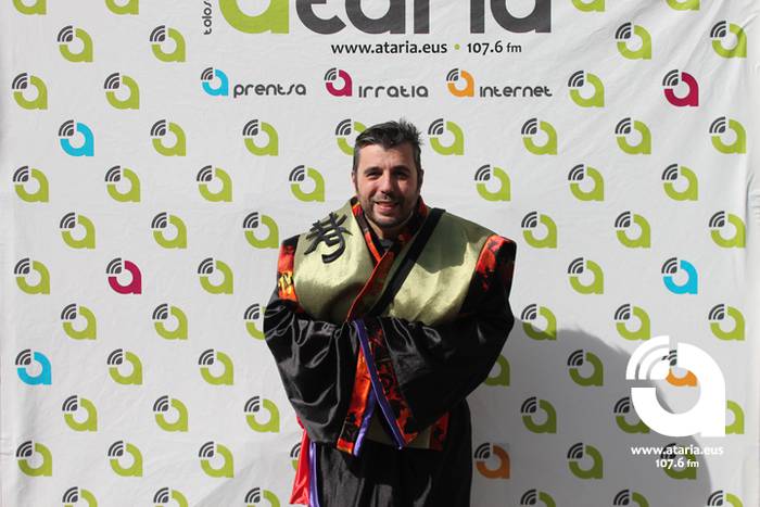 Photocoll-ean jartzeak saria 48 1488130144968