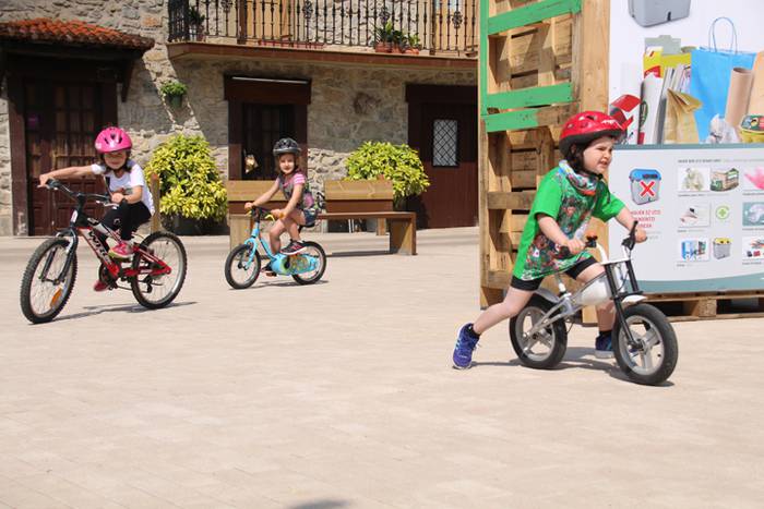 Bizikletan eta korrika ibili 6 1526819617312