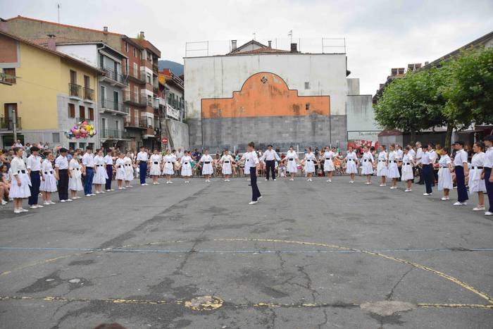 soka dantza santioak villabo 15 1532542998397