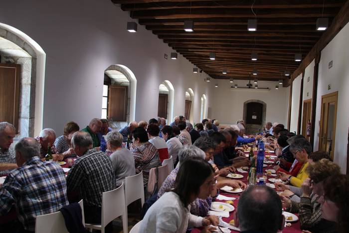 Prozesioaren ondoren, bazkar 9 1557930941872