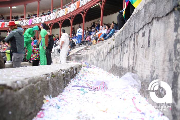 Zezenak adarrak okerrak ditu 78 1488277606369