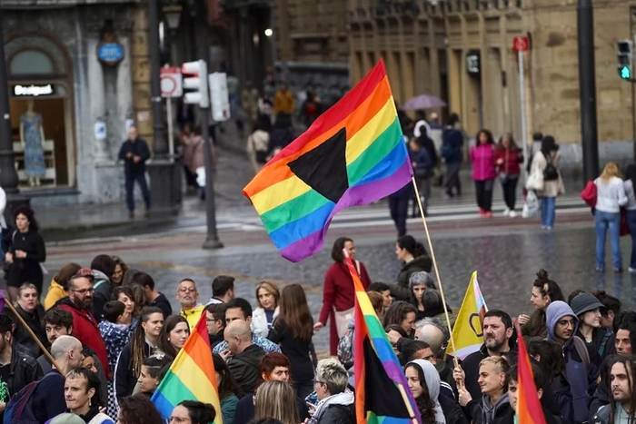 Tolosako Udalak bat egin du gaurko Ikusgarritasun Lesbikoaren Egunarekin