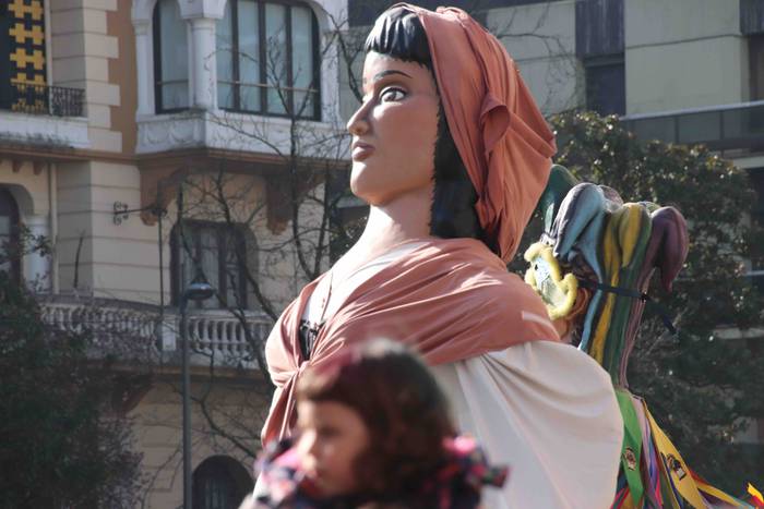 Erraldoi eta buruhandiak Zal 9 1582375939126