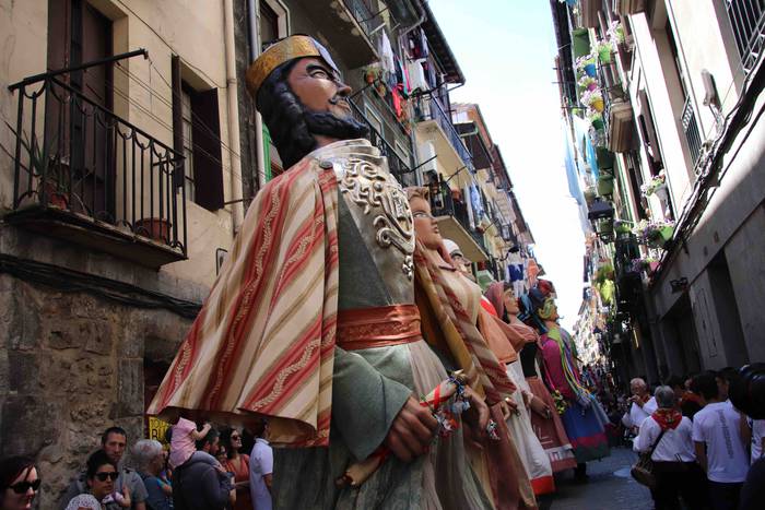 Erraldoiak eta buruhandiak T 52 1561218592447