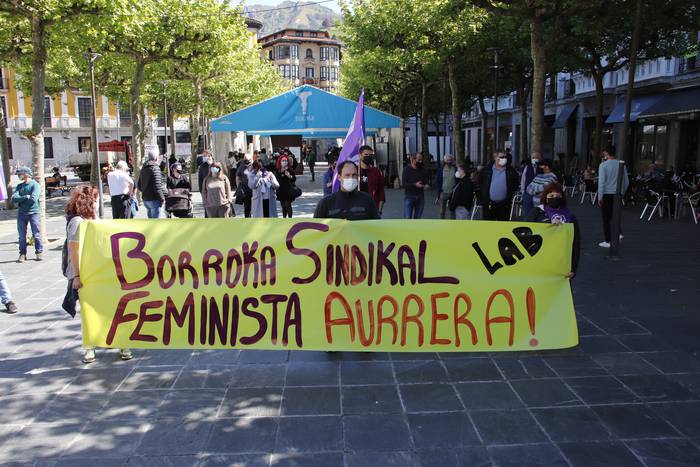 Borroka sindikal feminista defendatzeko batu dira Tolosan