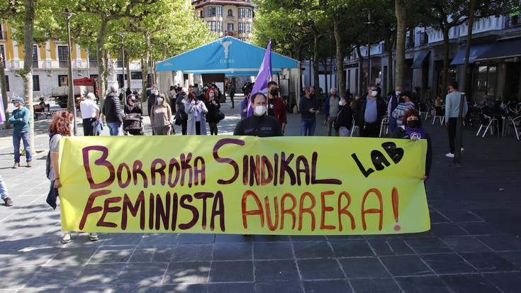 Borroka sindikal feminista defendatzeko batu dira Tolosan