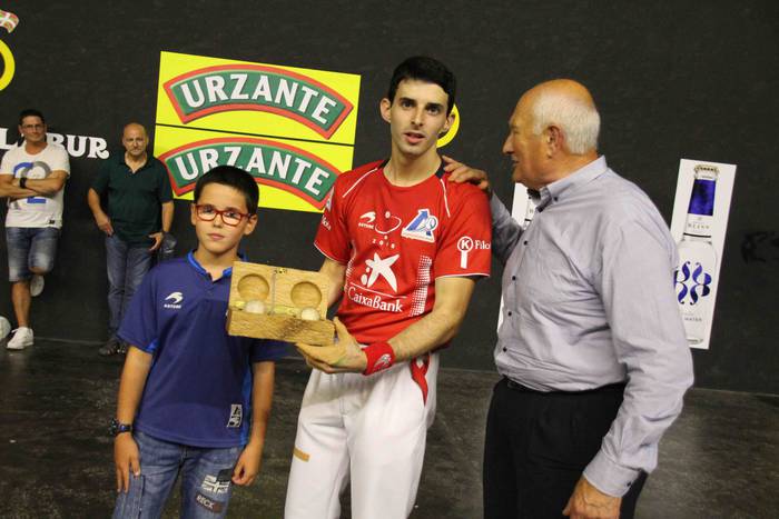 larrunarri altuna omenaldia  23 1532766446287