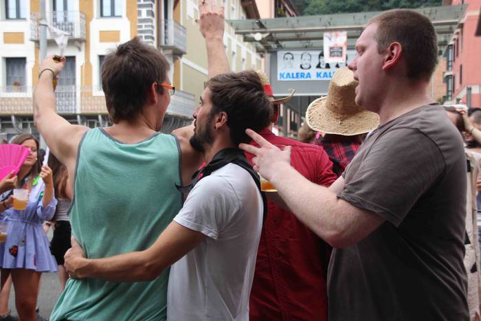 Norberak bere bazkaria, eta  40 1532631140951