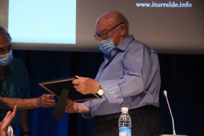 Antxon Elosegiren liburua au 15 1624267777424