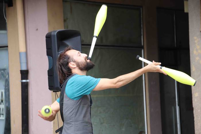 Malabareak eta akrobaziak na 26 1562507121696