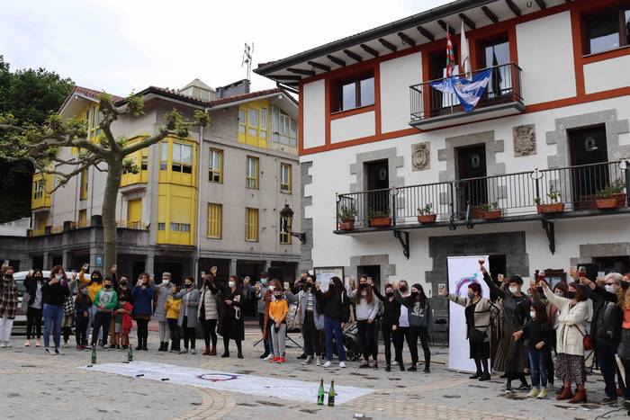 Irura Moretuz talde feminist 25 1619954485548