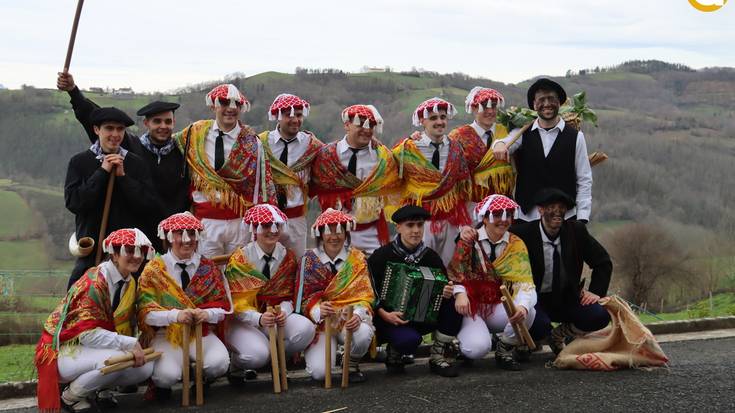 Herria alaitu dute txantxoek