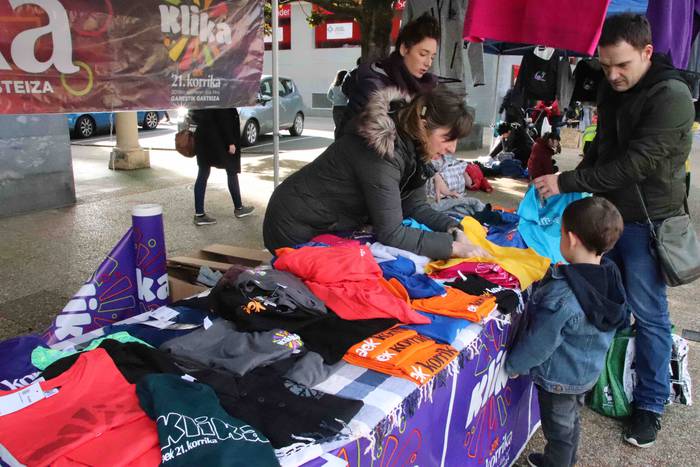 Materiala saltzen aritu dira 5 1549718767218