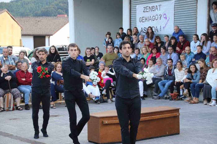 Esku zabalik hartu dituzte T 11 1569178280209