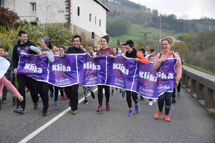 Eskuz esku ibili dute lekuko 7 1555085913354