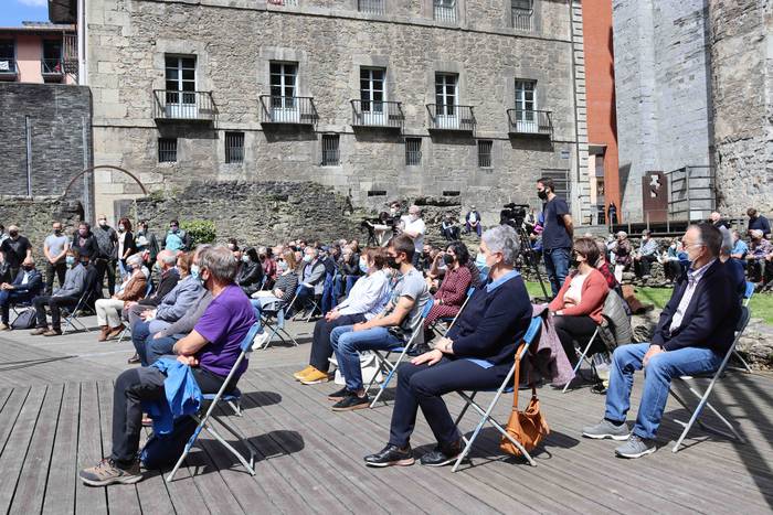 Txirrita omendu dute Tolosan 11 1621774215416