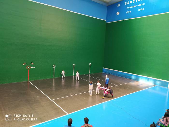 Gabonetako III. pilota topaketa