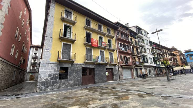 16 pertsona atera dituzte Tolosako etxegabetze batean, epailearen aginduz