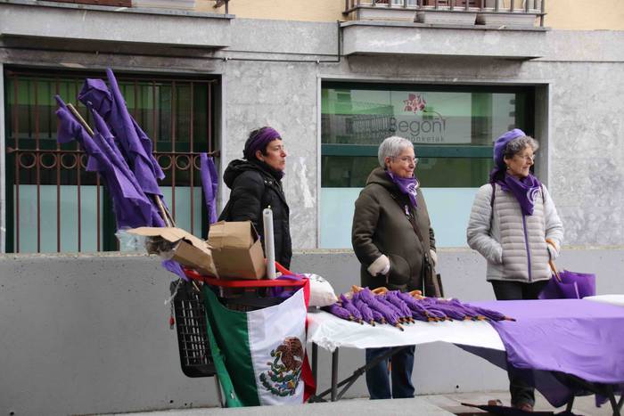 Emakumeen aldeko mosaikoa eg 14 1583688971824