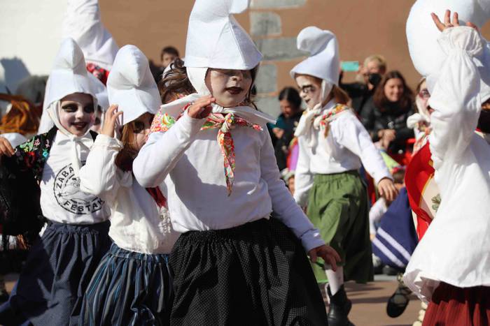 Lamiak, sorginak eta iratxoa 27 1582223384123