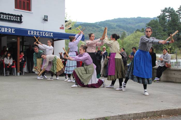 Ikaztegieta Pilareko eguna Sutarri 20 1476272208989