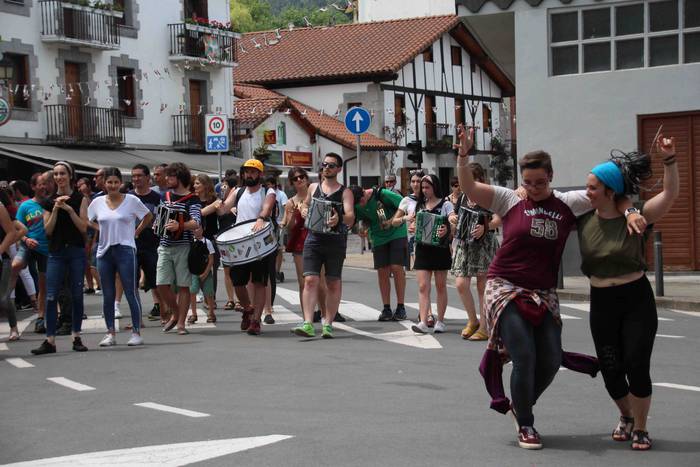 Kuadrilla eguna, termometroa 68 1530370051709