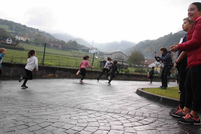 Ume krosa egin dute Amasako  12 1636802235228