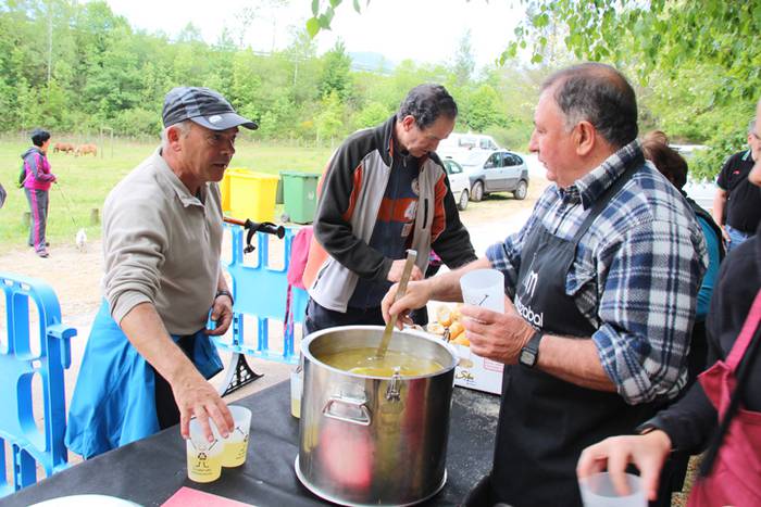 Amasamendira bota dute ganad 16 1493649215160