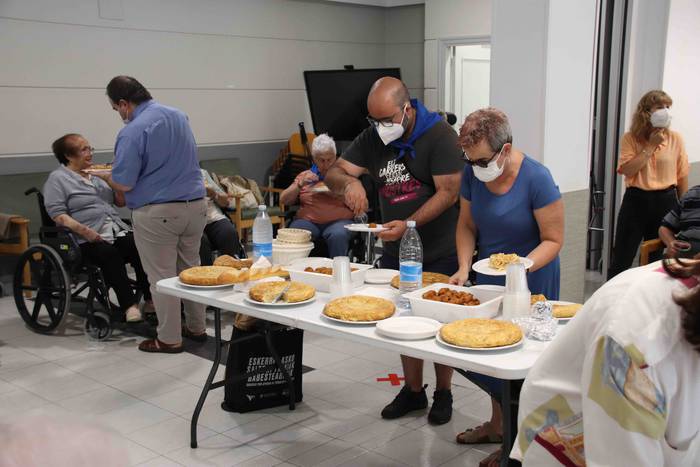 Santiago egoitzara bisita eg 10 1658747189588